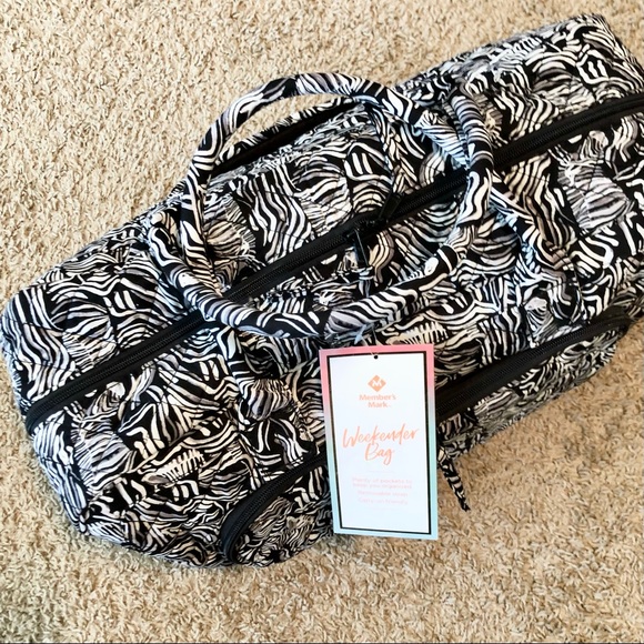 NWT Black & White Zebra Quilted Fabric Carry On Duffle by Member’s Mark - Picture 6 of 15